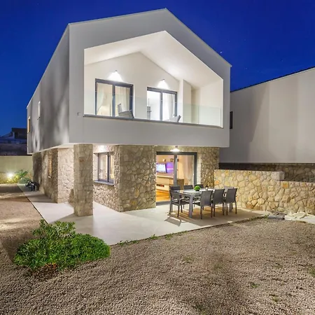 Maria Mit Garten- Grill Und Terrasse By Interhome