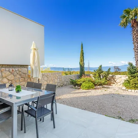 Holiday home Maria Mit Garten- Grill Und Terrasse By Interhome Gabonjin